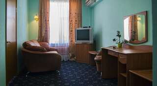 Гостиница Vostok Шахты Большой двухместный номер с 2 отдельными кроватями-16